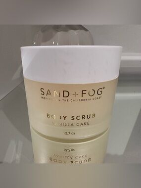 Sand + Fog Vanilla Cake Body Scrub - 360 gram NWT Authentic *New Version*